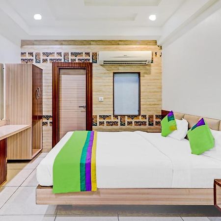 Treebo Taj Dream Hotel Agra  Exterior photo